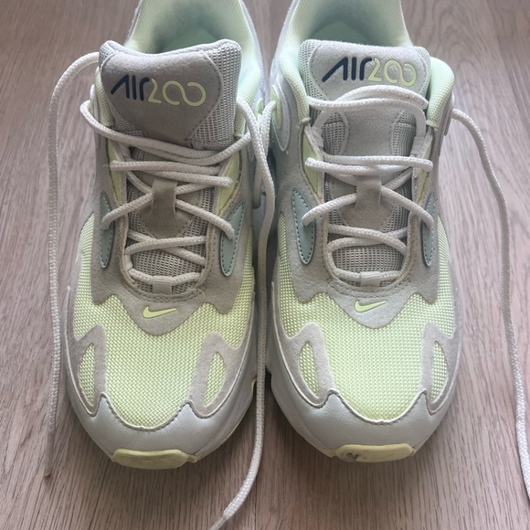 Nike Air Max 200 Pistachio FrostWomen's Sneakers Size 7 - Picture 2 of 10